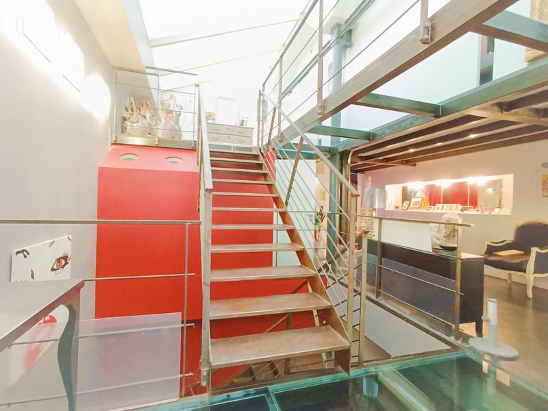 Loft - 198 m² - 7 pièces