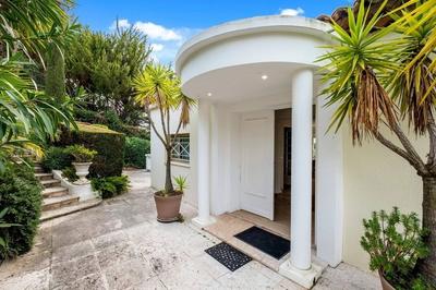 Villa - 250 m² - 7 pièces