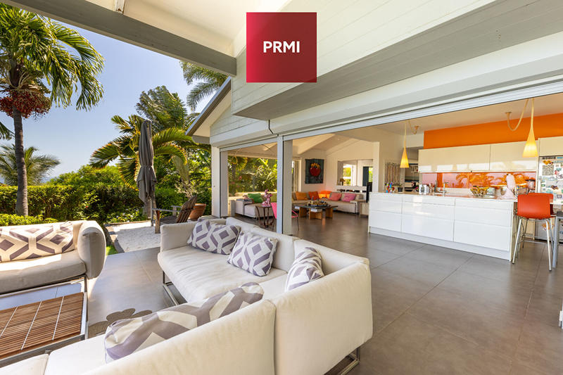 Maison - 235 m² - 8 pièces