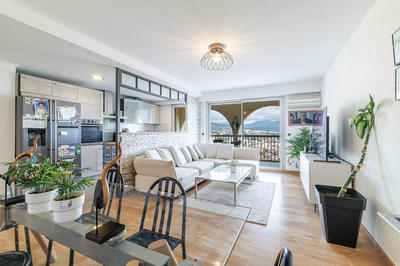 Appartement - 84 m² - 4 pièces