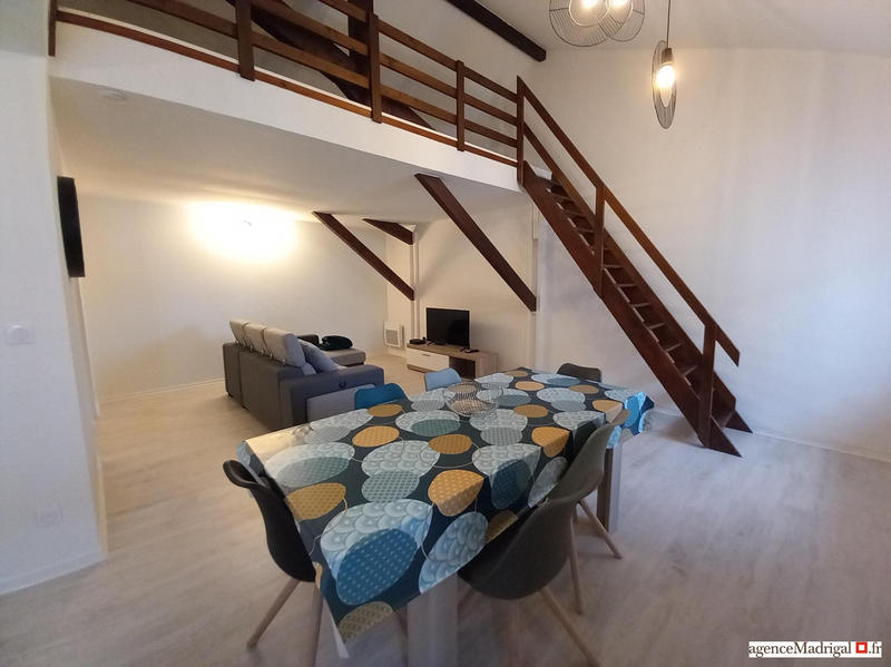 Appartement - 81 m² - 3 pièces