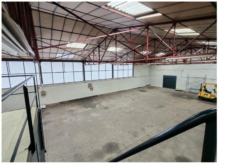 Entrepôt - 450 m²