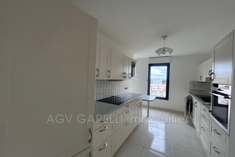 Appartement - 85 m² - 3 pièces