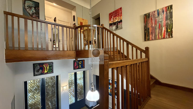 Maison - 306 m² - 10 pièces