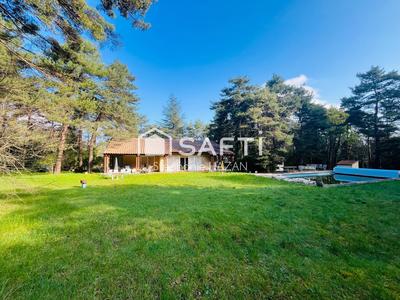 Maison - 330 m² - 8 pièces