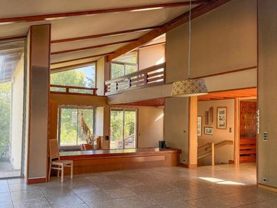 Propriété - 344 m² - 9 pièces