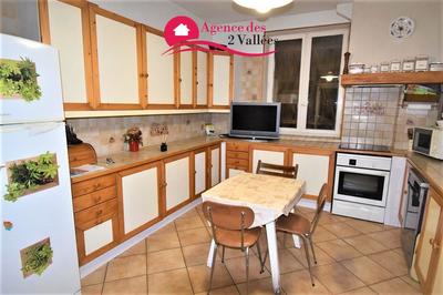 Maison - 212 m² - 8 pièces