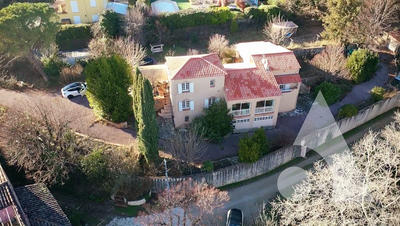 Maison - 151 m² - 6 pièces