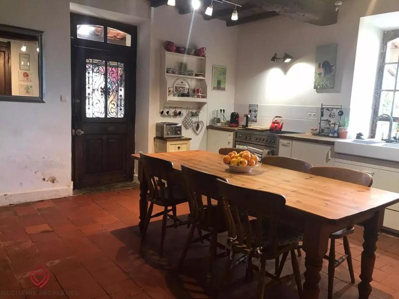 Propriété - 460 m² - 22 pièces