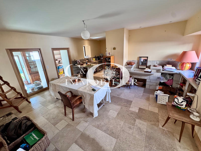 Maison - 322 m² - 10 pièces