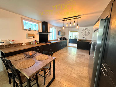 Maison - 210 m² - 7 pièces