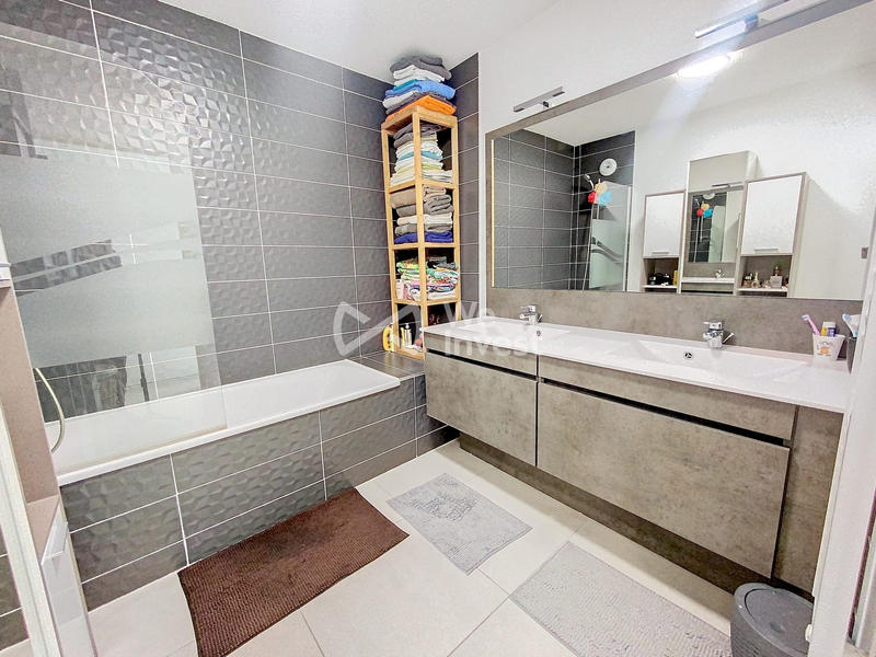 Appartement - 86 m² - 4 pièces