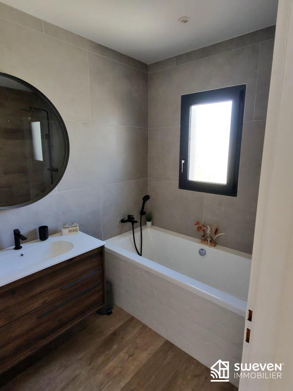 Maison - 95 m² - 4 pièces