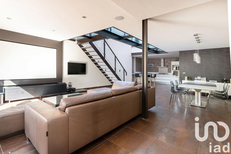 Loft - 136 m² - 4 pièces