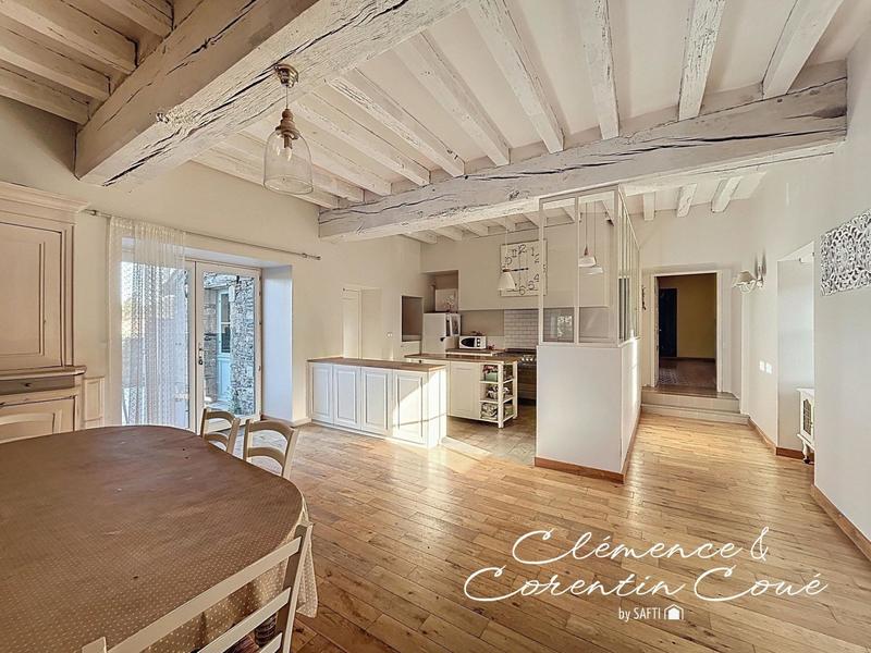 Maison - 260 m² - 11 pièces