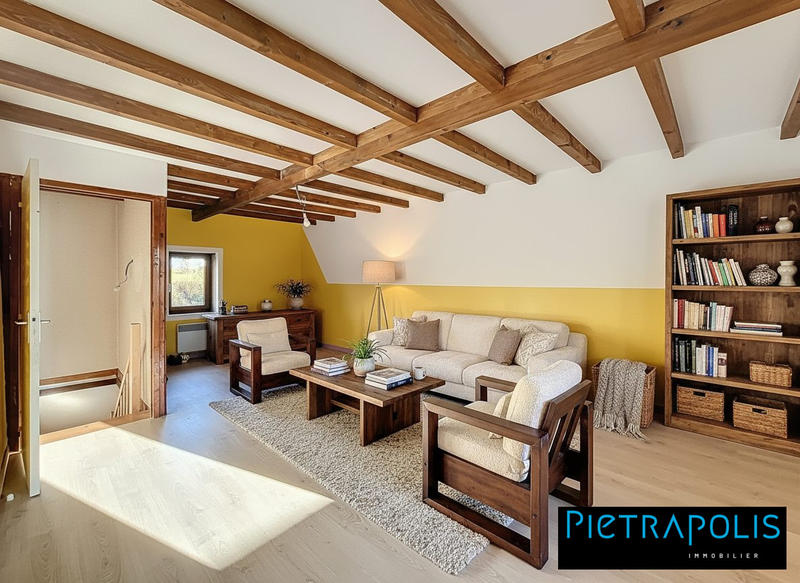 Maison - 256 m² - 8 pièces