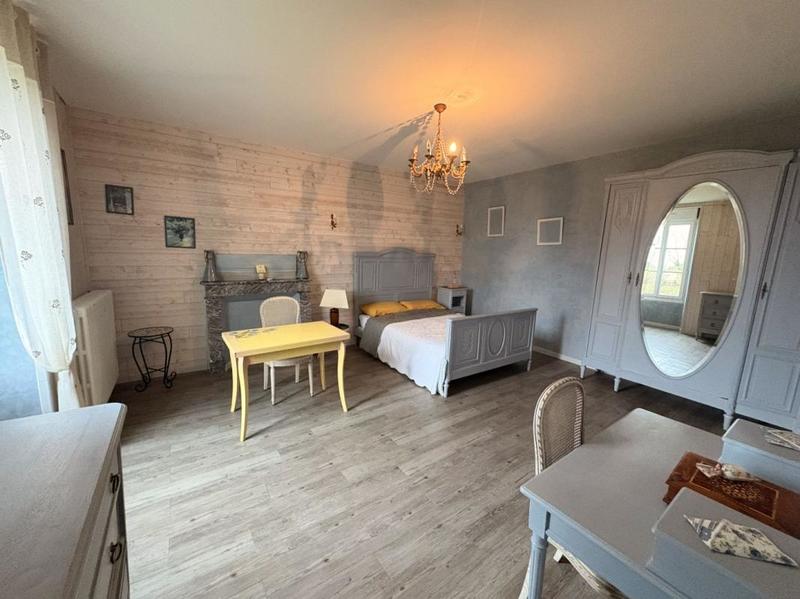 Maison - 213 m² - 8 pièces