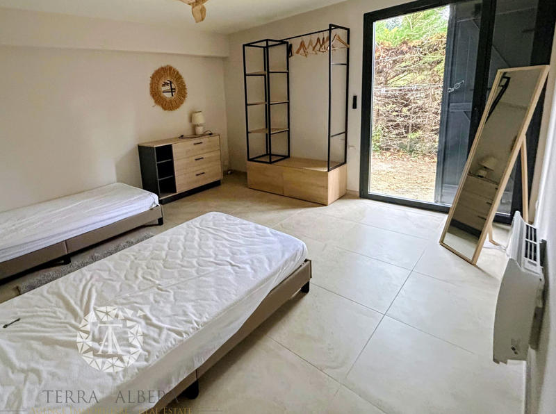 Villa - 235 m² - 8 pièces