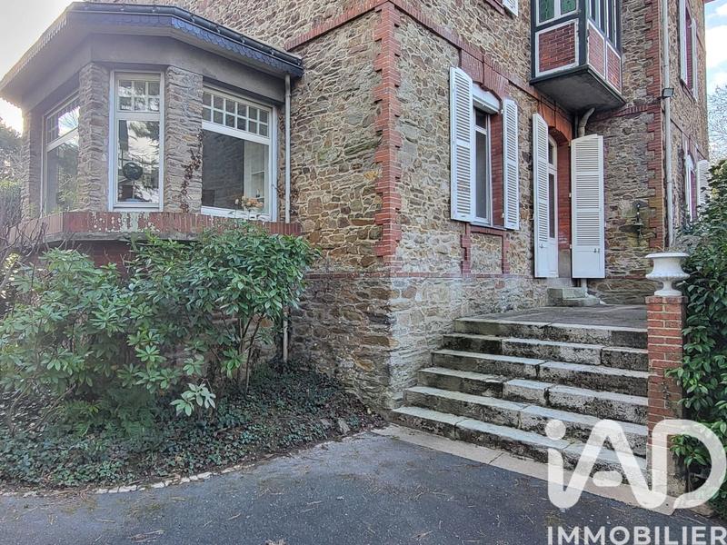 Maison - 259 m² - 12 pièces