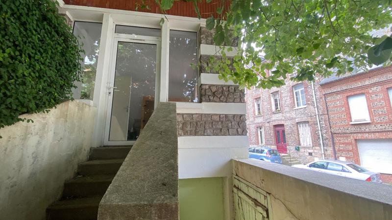 Maison - 270 m² - 8 pièces