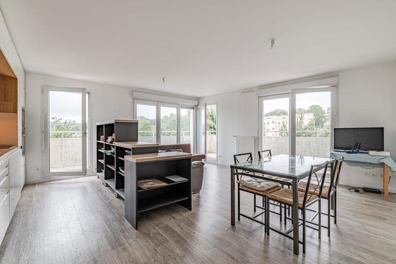 Appartement - 85 m² - 4 pièces