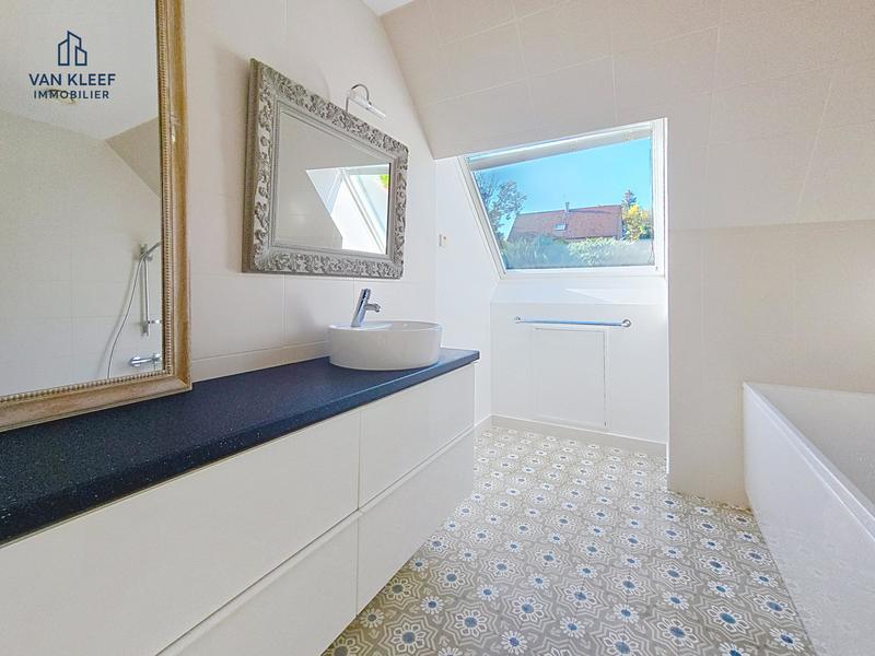 Villa - 176 m² - 6 pièces