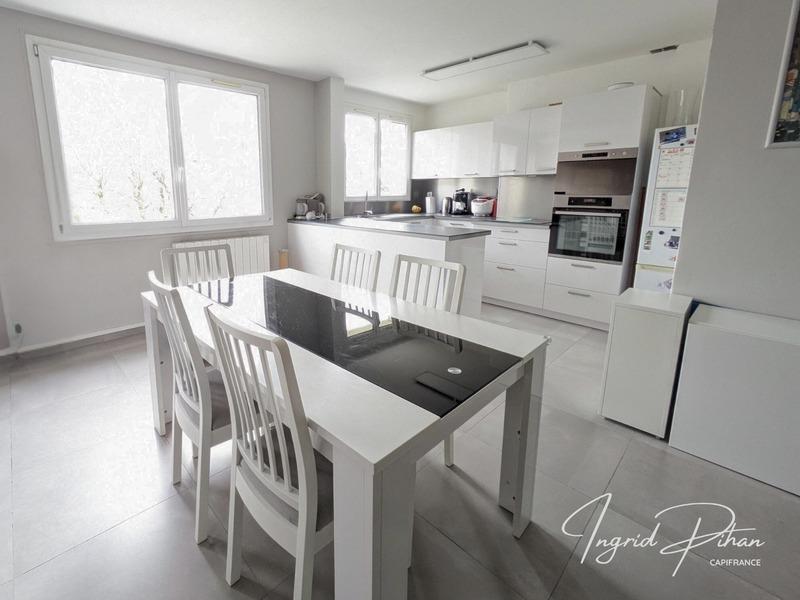 Appartement - 77 m² - 4 pièces