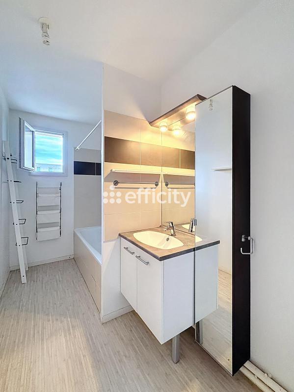 Appartement - 84 m² - 4 pièces