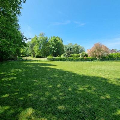 Terrain constructible - 1 100 m²