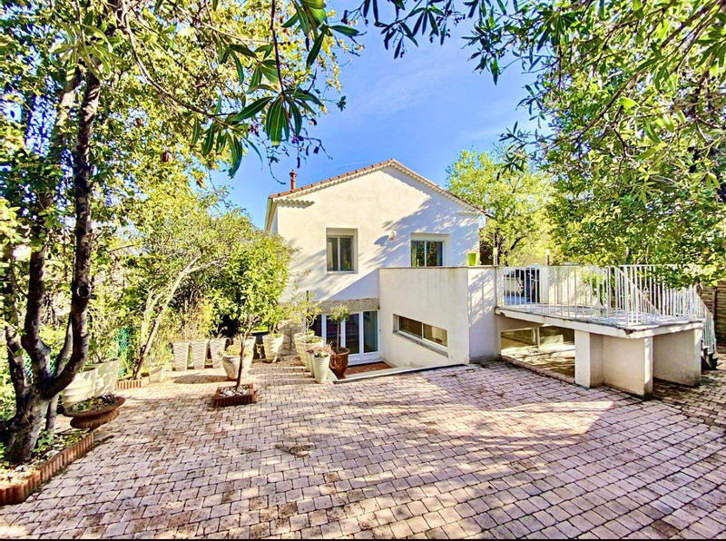 Villa - 140 m² - 5 pièces