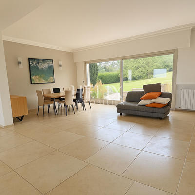 Maison - 352 m² - 7 pièces