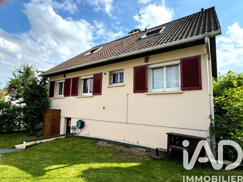 Maison - 137 m² - 8 pièces