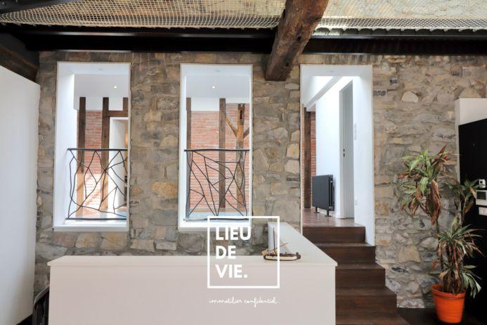 Appartement ancien - 251 m² - 8 pièces