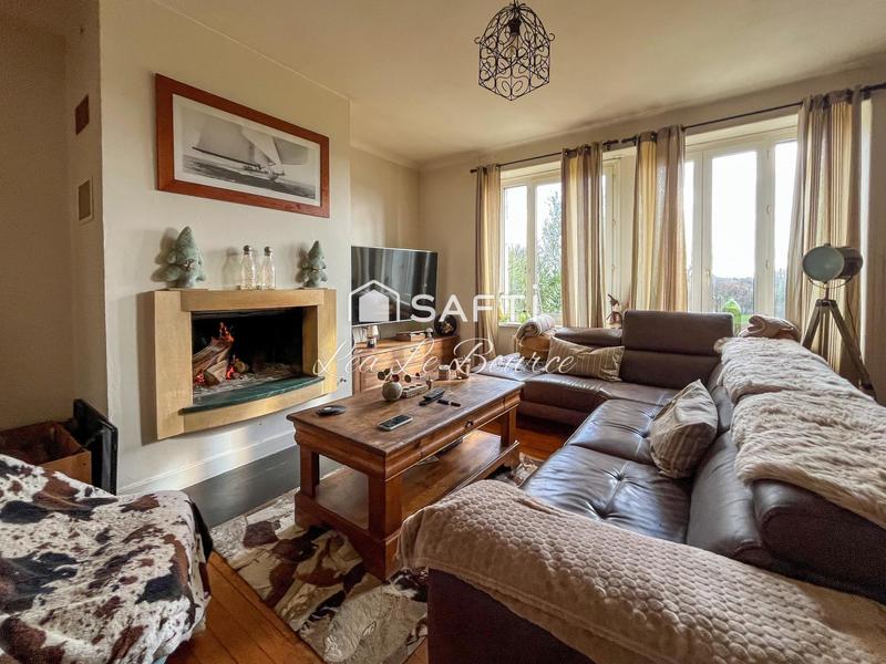 Maison - 223 m² - 8 pièces