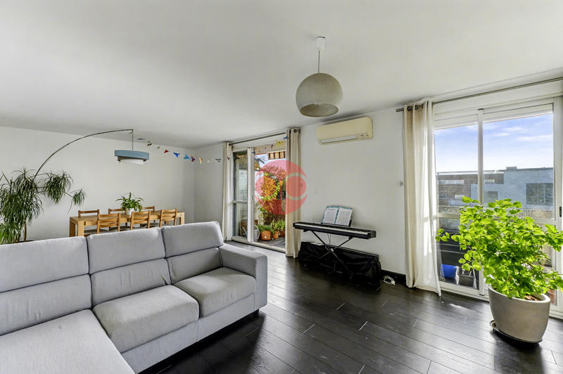 Appartement - 102 m² - 4 pièces