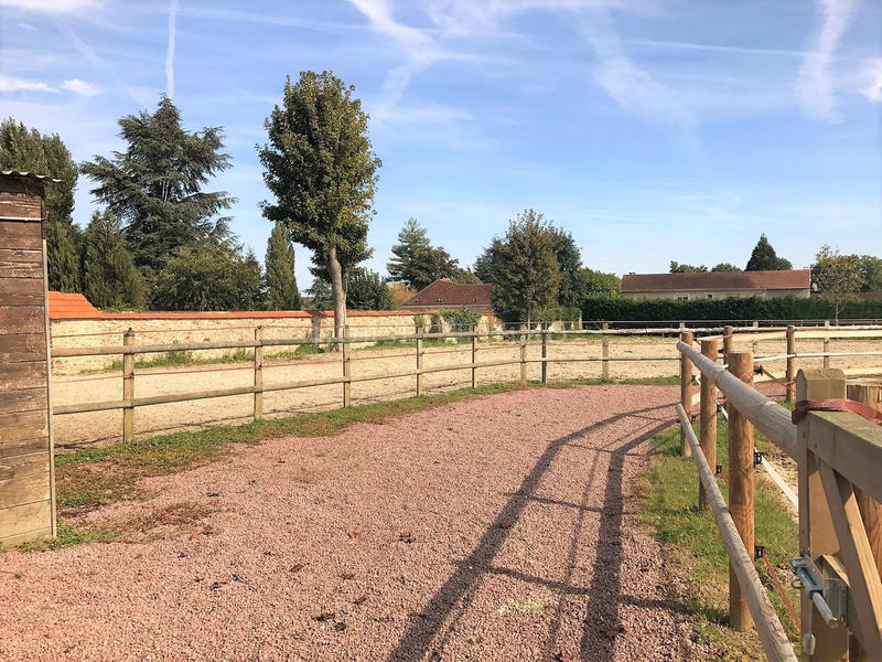 Maison - 470 m² - 12 pièces