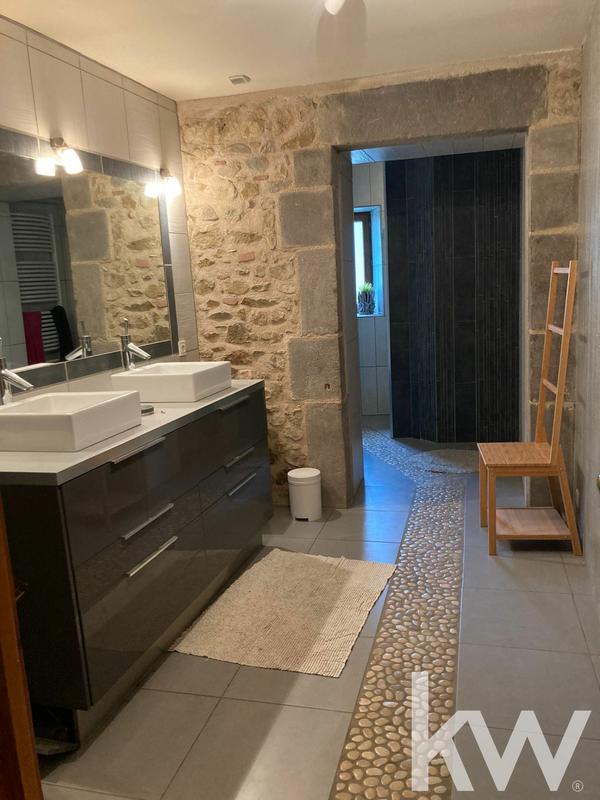 Maison en pierre - 247 m² - 7 pièces