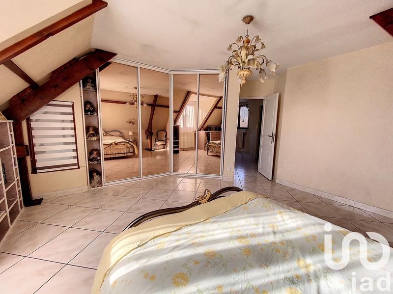 Maison - 270 m² - 6 pièces