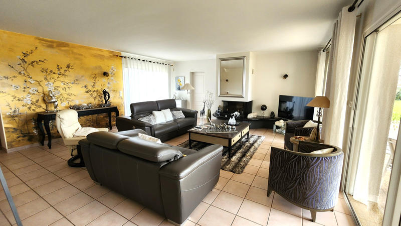 Villa - 220 m² - 8 pièces