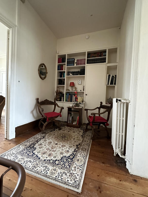 Maison - 247 m² - 9 pièces