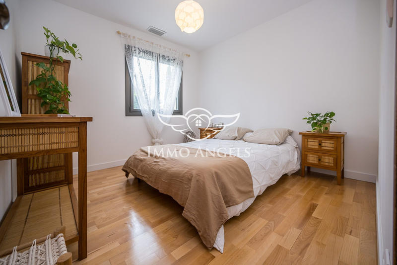 Maison contemporaine - 292 m² - 9 pièces