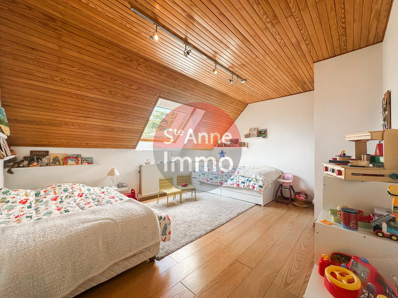 Maison - 195 m² - 11 pièces