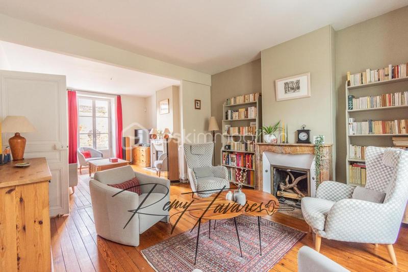 Demeure - 170 m² - 7 pièces