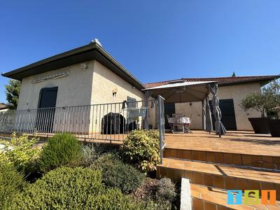 Maison - 215 m² - 7 pièces