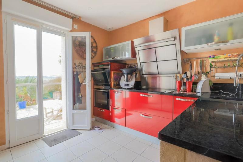 Maison - 180 m² - 6 pièces
