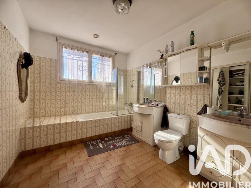 Maison - 215 m² - 7 pièces