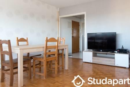 Chambre - 12 m² - 1 pièce