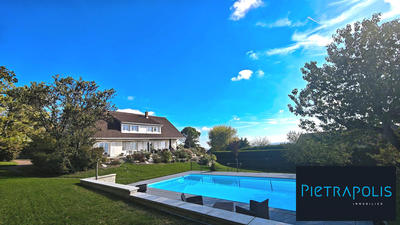 Villa - 313 m² - 8 pièces