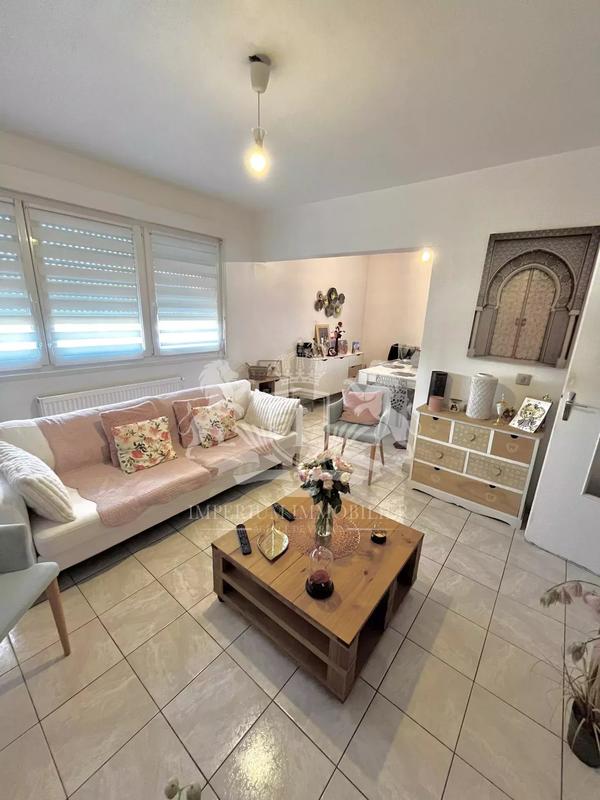 Appartement - 97 m² - 6 pièces