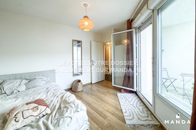 Chambre - 10 m² - 5 pièces